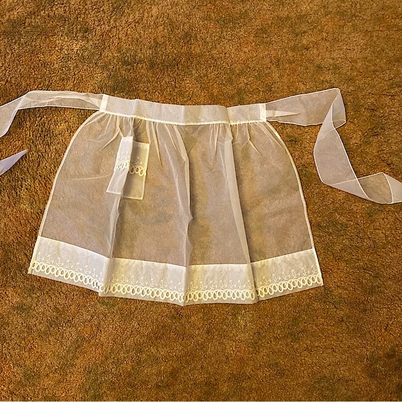 Vintage Lace & Sheer Chiffon Fancy Half Apron NWOT with Starch June Cleaver Vibe - Picture 1 of 6